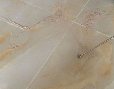 措勤瓷砖空鼓维修公司分享粘合剂选择不当在瓷砖铺贴过程中可能导致以下问题